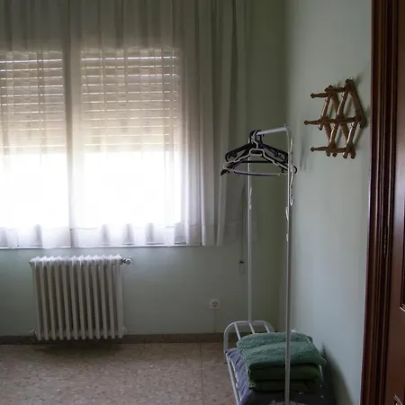 Homestay Habitacio V Cal Kim Martorell