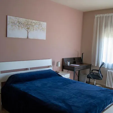 Habitacio V Cal Kim Homestay Martorell